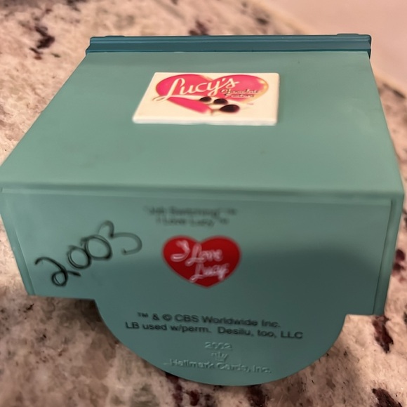 Two I love Lucy Christmas ornaments - Picture 8 of 9